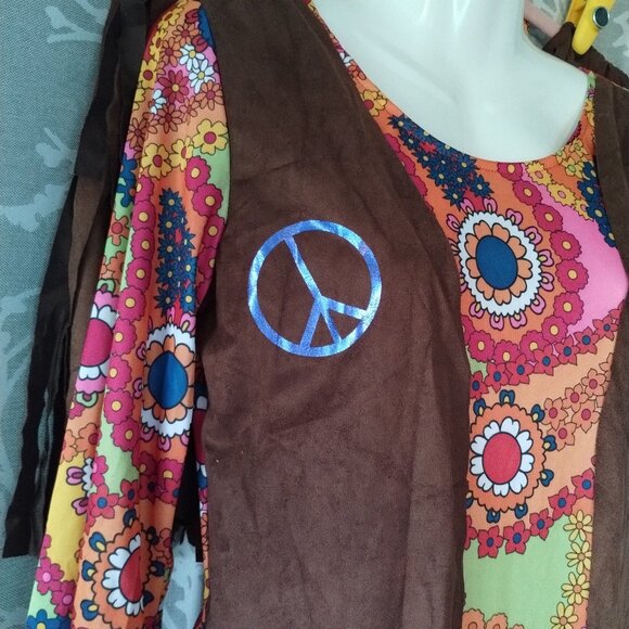 Hippie (M) Fringed Flower Child Adult Costume Outfit - Picture 3 of 10